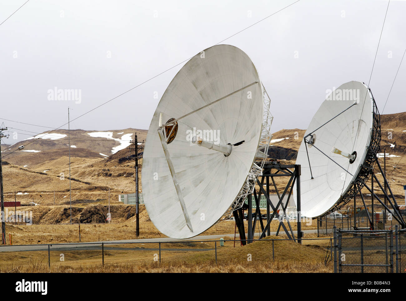 Antenne paraboliche in nella remota area di Adak Alaska Foto Stock