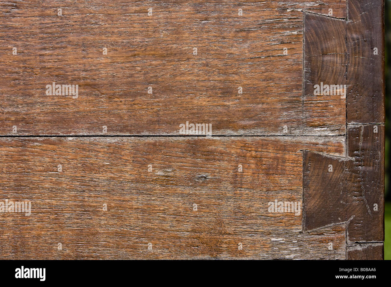 Dettaglio dei giunti a coda di rondine in un banco indietro Foto Stock