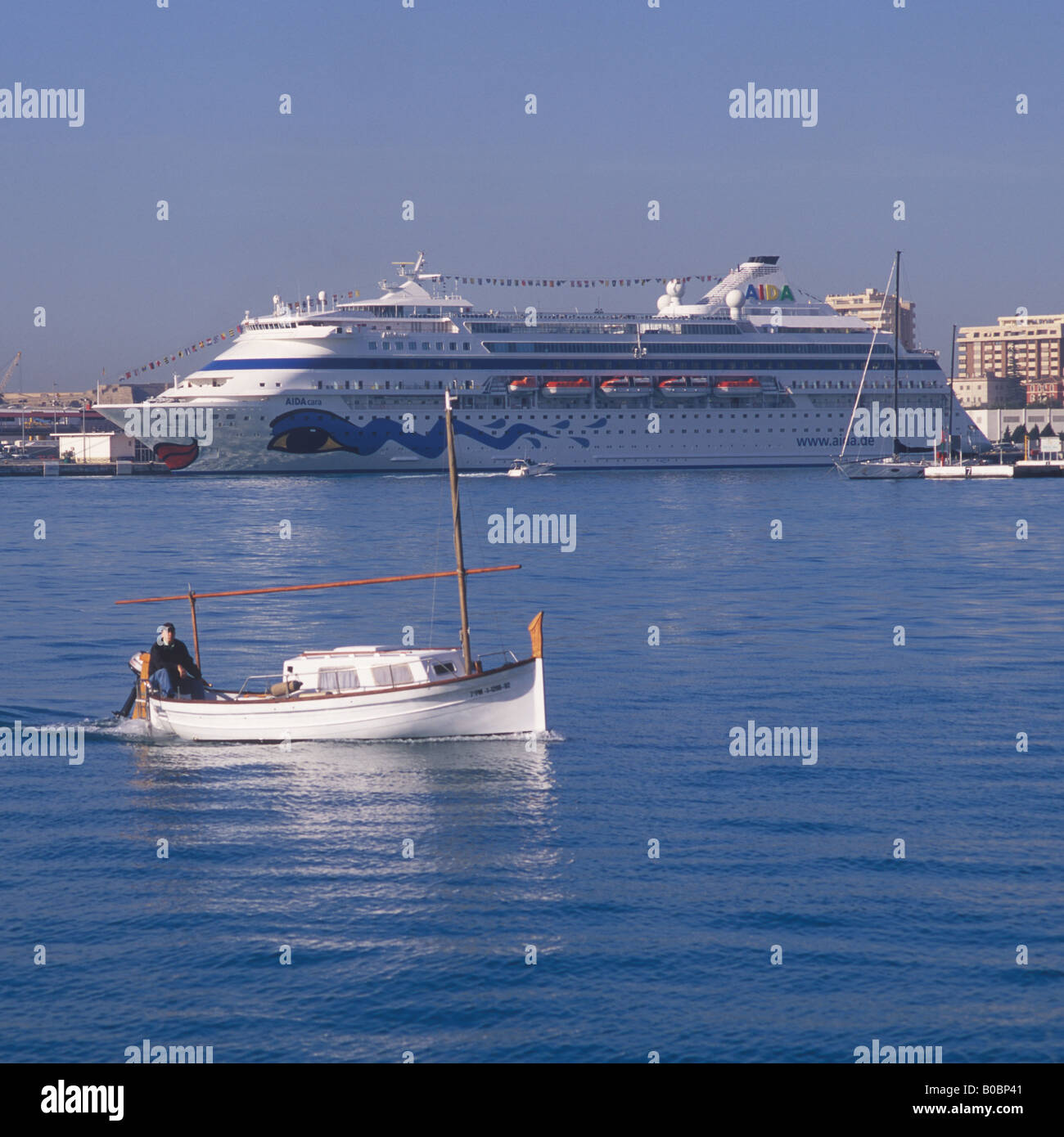 Baleari in legno tradizionali llaut boat show legato ? Palma de Mallorca International Boat Show 2008. Foto Stock