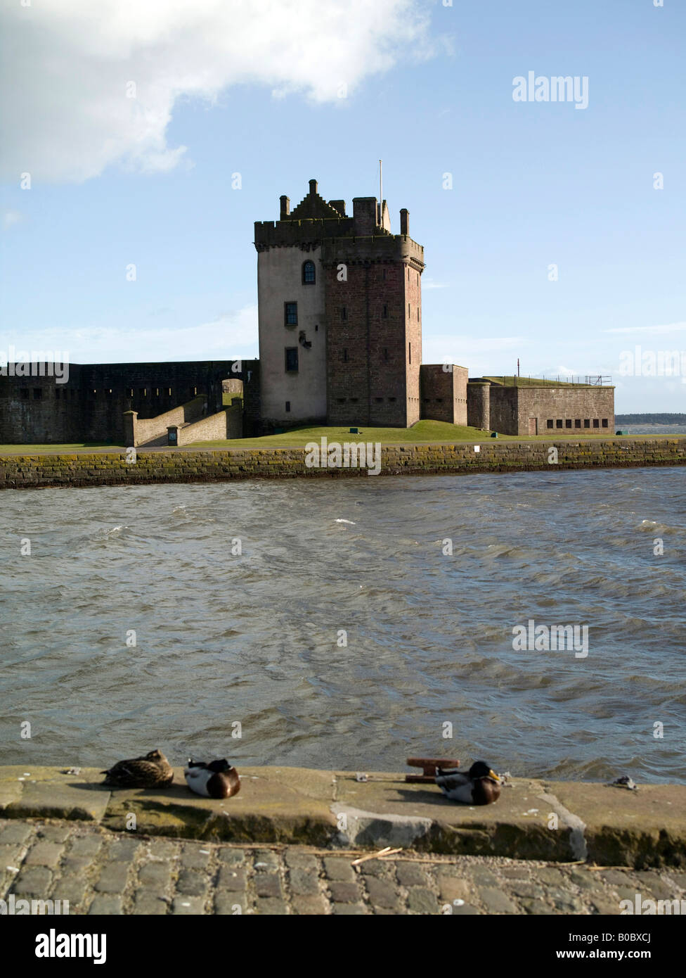 Il castello di Broughty Ferry Harbour, Dundee, Tayside, Scozia Foto Stock