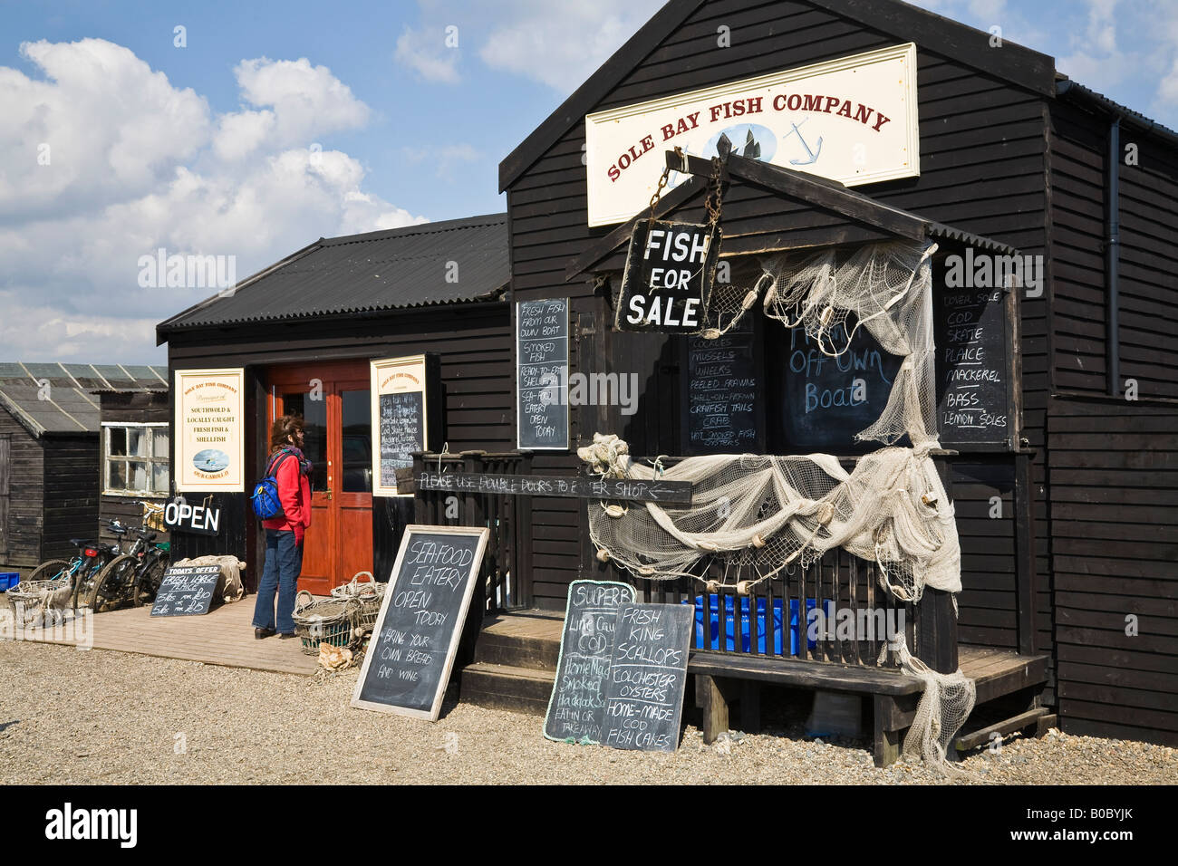La suola Bay Fish Company, Southwold Harbour, Southwold, Suffolk, Inghilterra Foto Stock