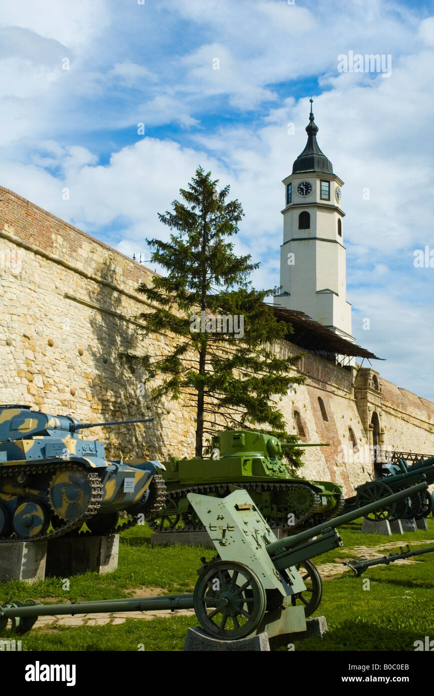 Al di fuori di artiglieria il Museo Militare di Belgrado in Serbia in Europa Foto Stock