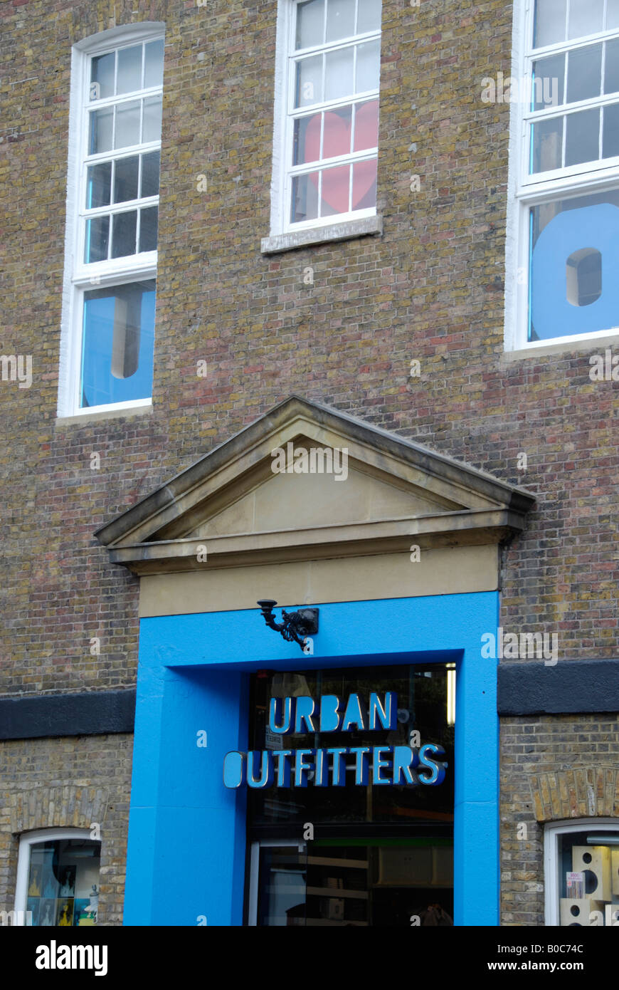 Urban Outfitters fashion shop in Neal Street Covent Garden Londra Inghilterra Foto Stock