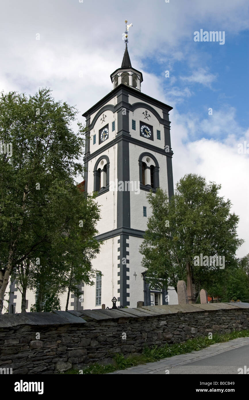 Røros chiesa nel centro della città di Røros, Sør-Trøndelag, Norvegia Foto Stock
