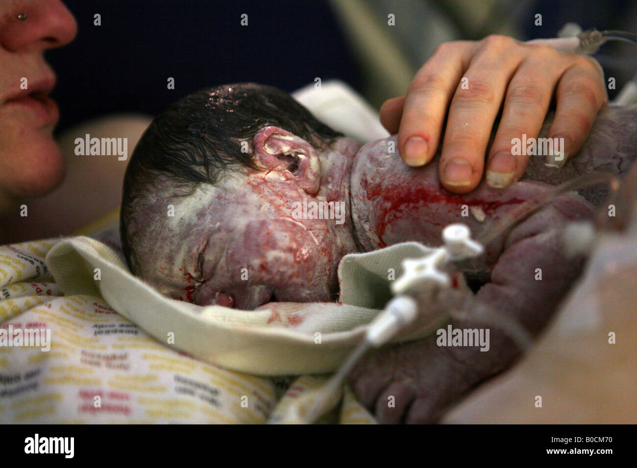 Pic da Paolo Grover Pic mostra un neonato ragazza Foto Stock