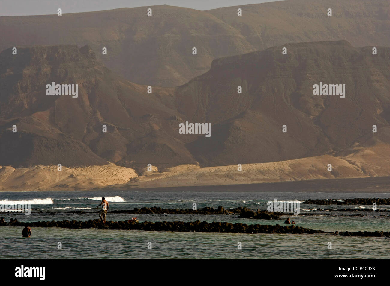 Montagna alla costa dell'isola di Sao Vicente Capo Verde Africa Foto Stock