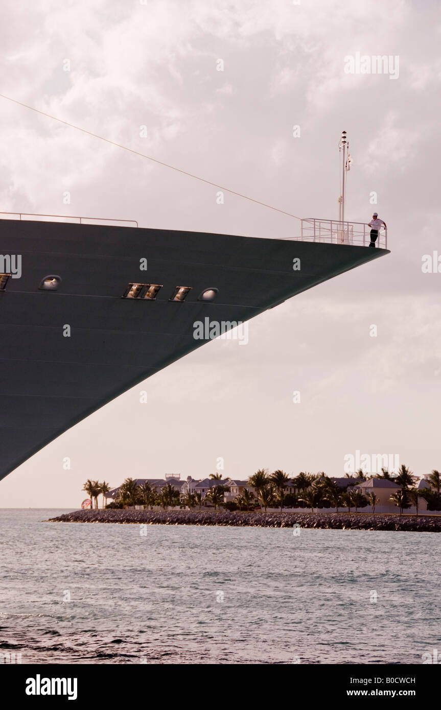 Grande nave da crociera di lasciare il porto di Key West in Florida Foto Stock