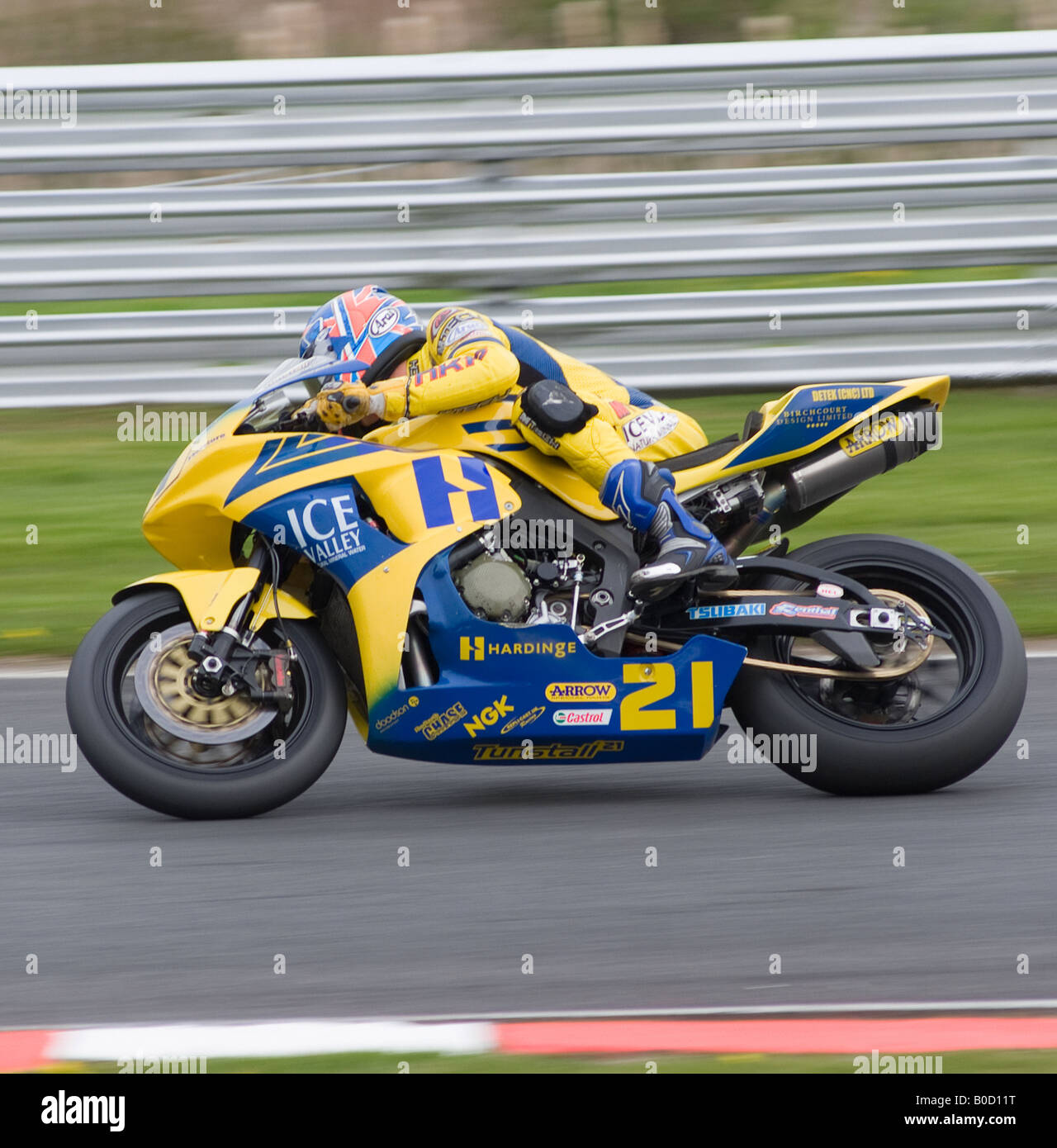 Tom Tunstall in sella ad una moto Honda nel British Superbike a Oulton Park Cheshire England Regno Unito Foto Stock