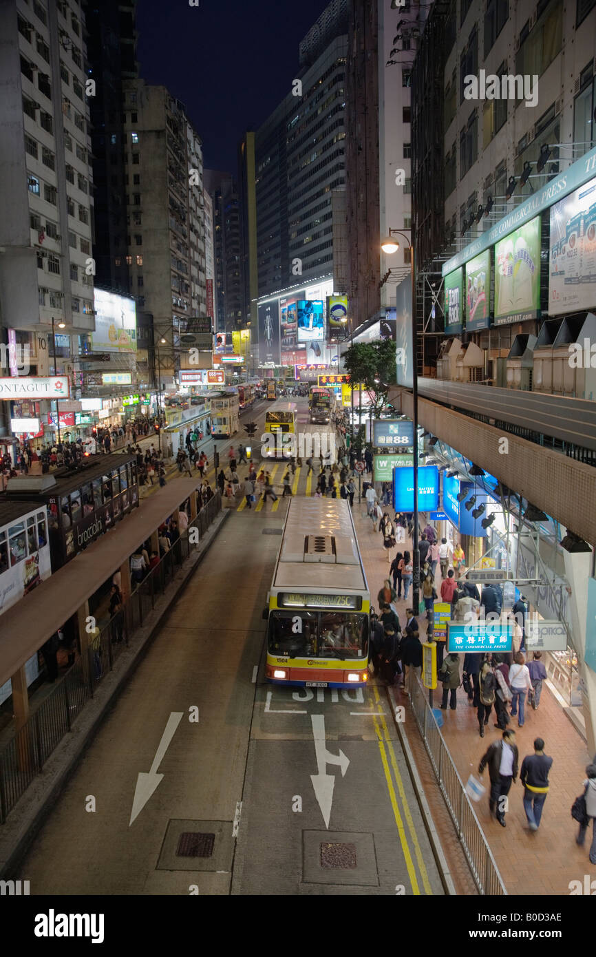 Yee Wo Street di notte Causeway Bay Hong Kong Cina Foto Stock