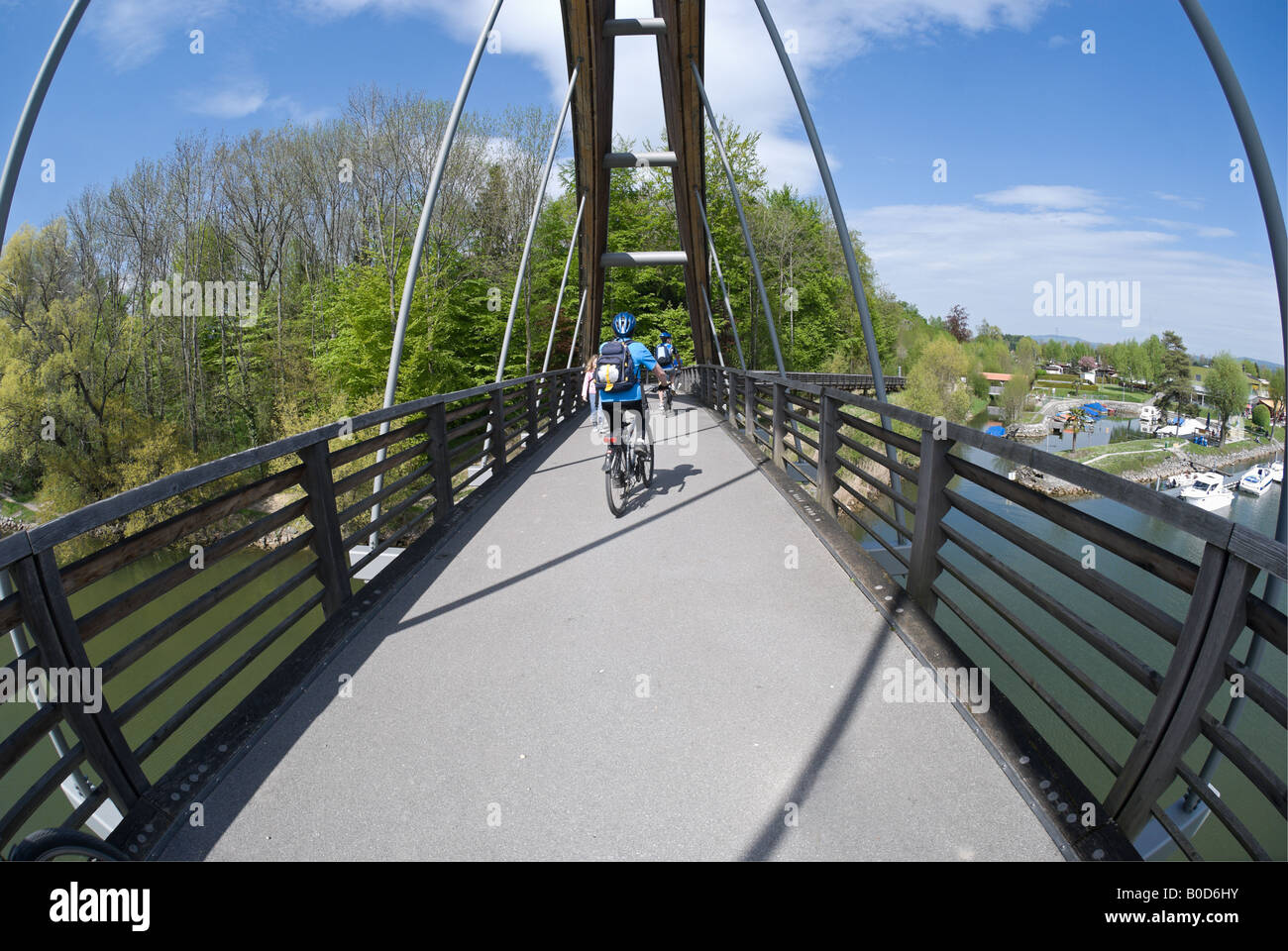 'Piedi ponte sul Canal de la Broye, nel Canton Berna, Switzerlend Foto Stock