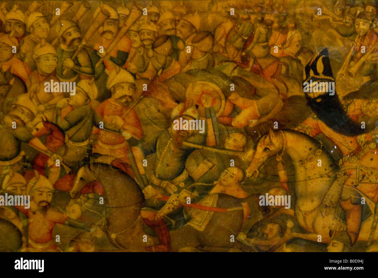 Dettagli su un dipinto di Persiano antico scatola di legno in George Daboub negozio di antiquariato nella città vecchia a Damascas Siria Foto Stock