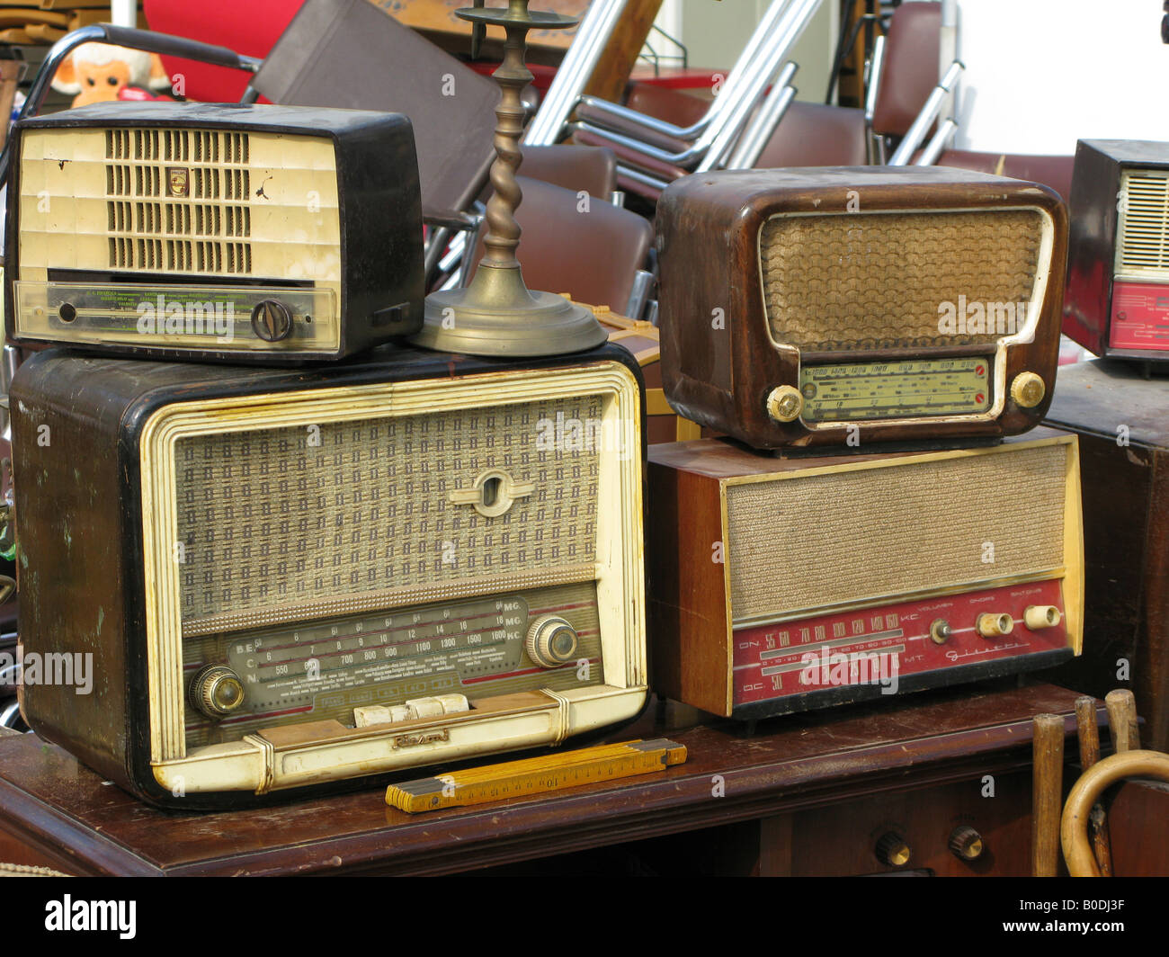 Vintage radios immagini e fotografie stock ad alta risoluzione - Alamy