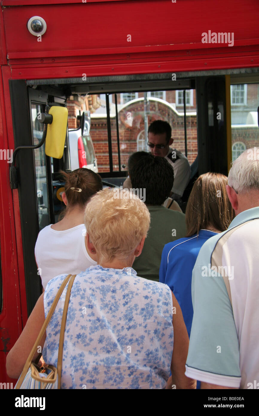 coda di bus Foto Stock