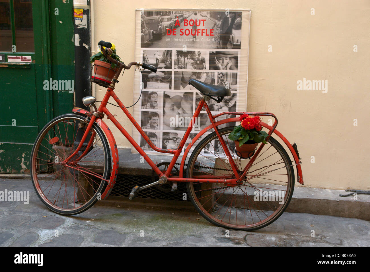 In bicicletta in passaggio Moliere Parigi Francia Foto Stock