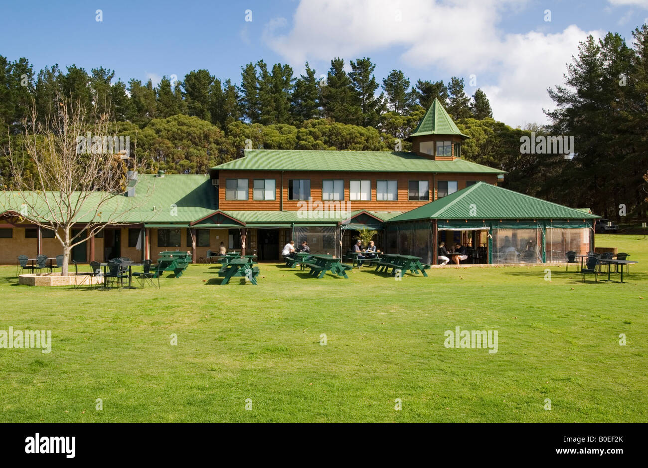 La turrite birreria Bootleg a Wilyabrup nella Regione di Margaret River dell Australia Occidentale Foto Stock