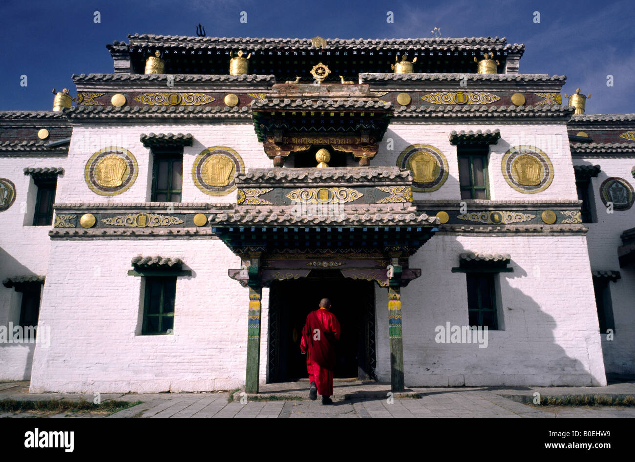 Oct 12, 2006 - Monaco sul suo modo di istruzione a Erdene Zuu monastero nella città mongola di Kharkhorin. Foto Stock