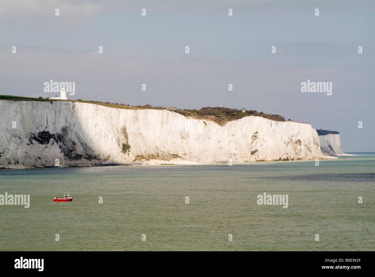 Whitecliffs di dover chalk Inghilterra inglese landmark alto le bianche scogliere di dover Inghilterra kent immigrazione guerra mondiale due 2 figlio Foto Stock