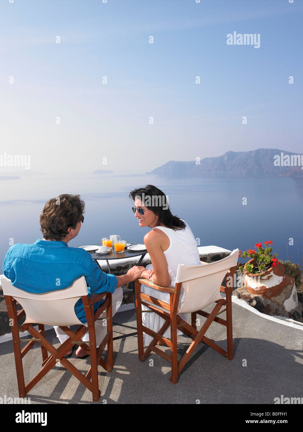 Giovane con prima colazione Foto Stock