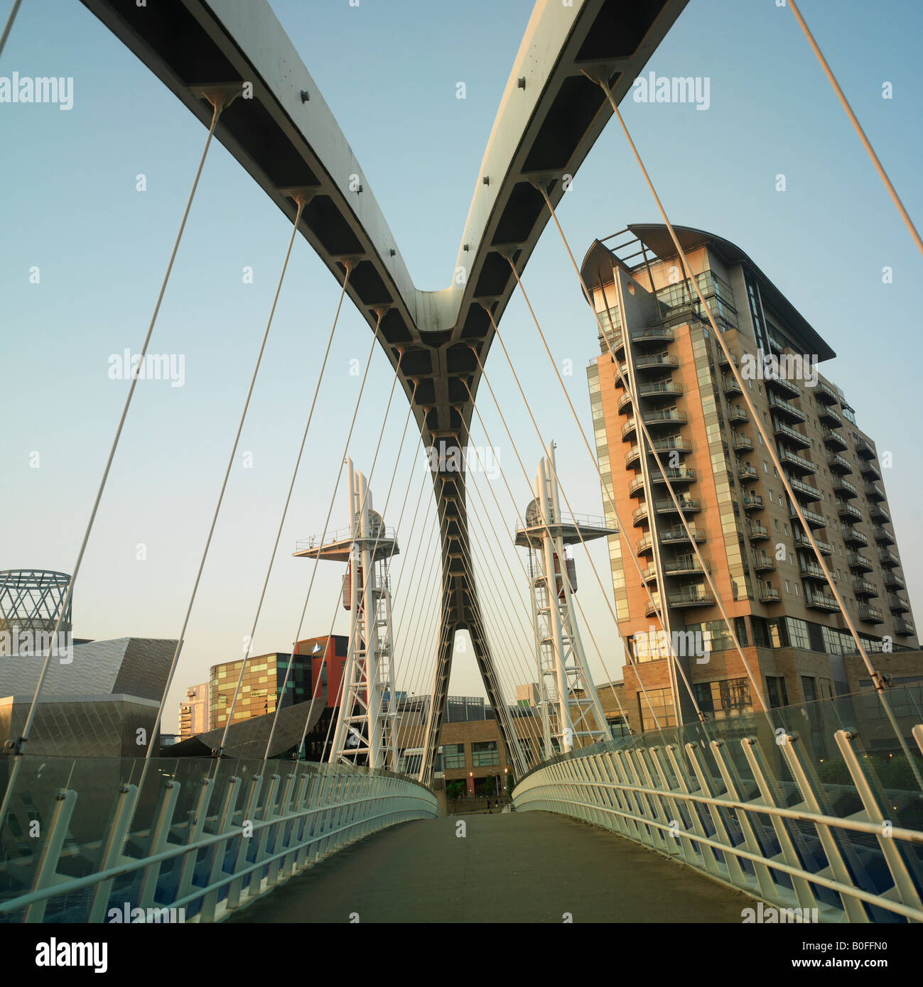 Salford Quays Bridge Lowry Centre Foto Stock