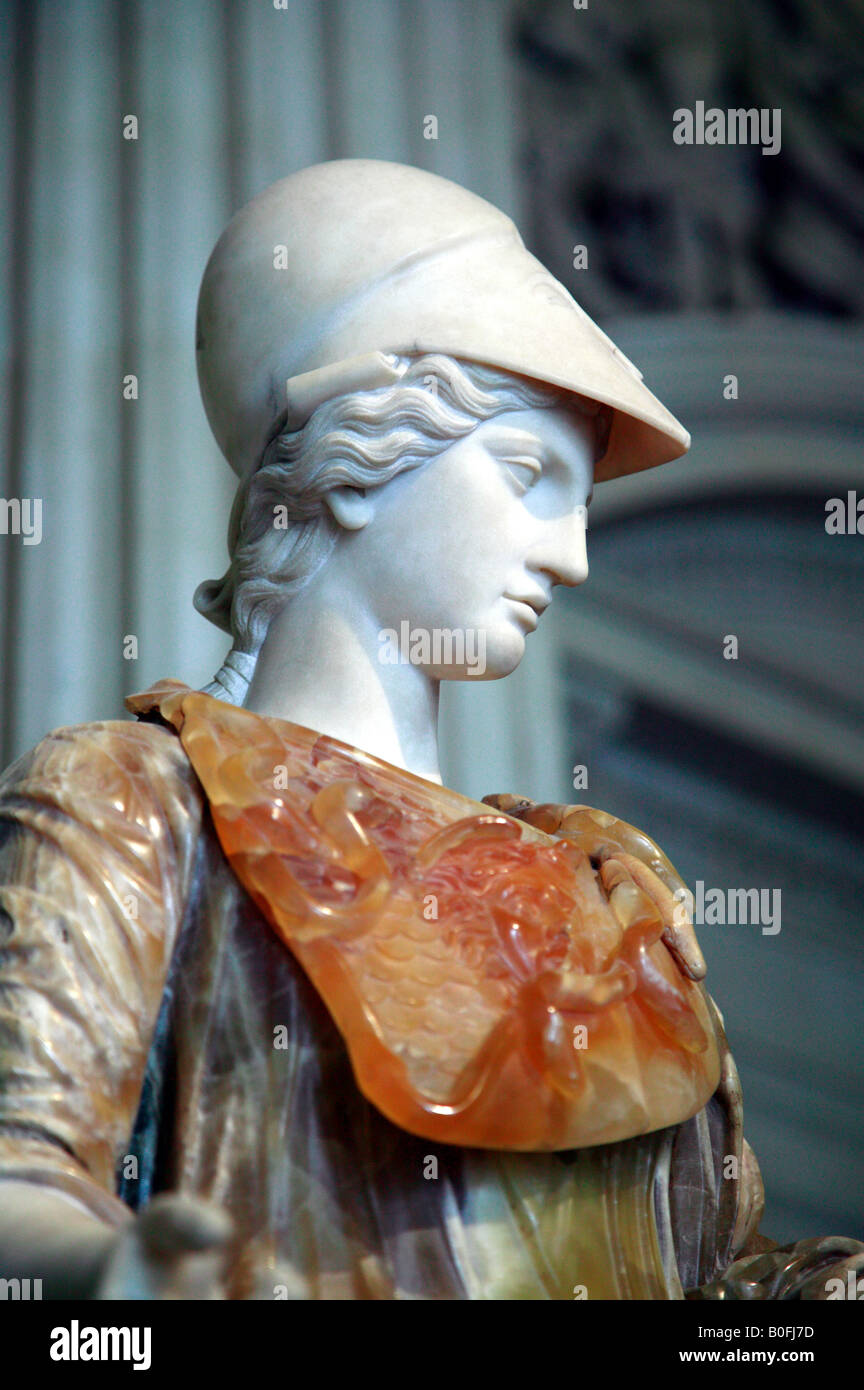 Close-up Onyx e la statua in marmo della dea romana Minerva Foto Stock