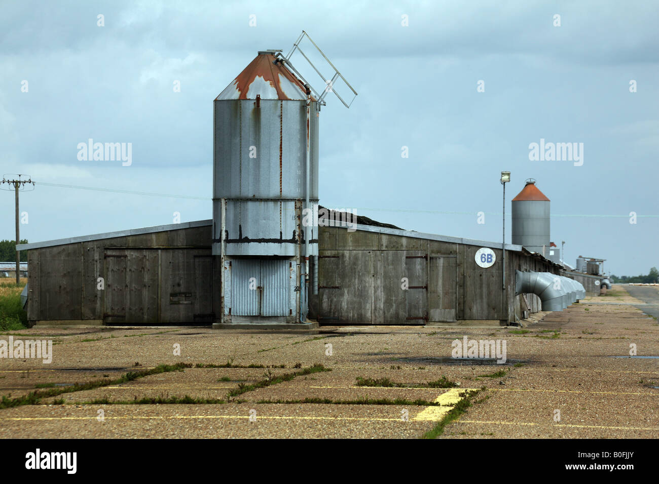 Vista generale di Bernard Matthews turchia fattoria costruita sul primo tempo di guerra delle piste di RAF Halesworth in Suffolk Foto Stock