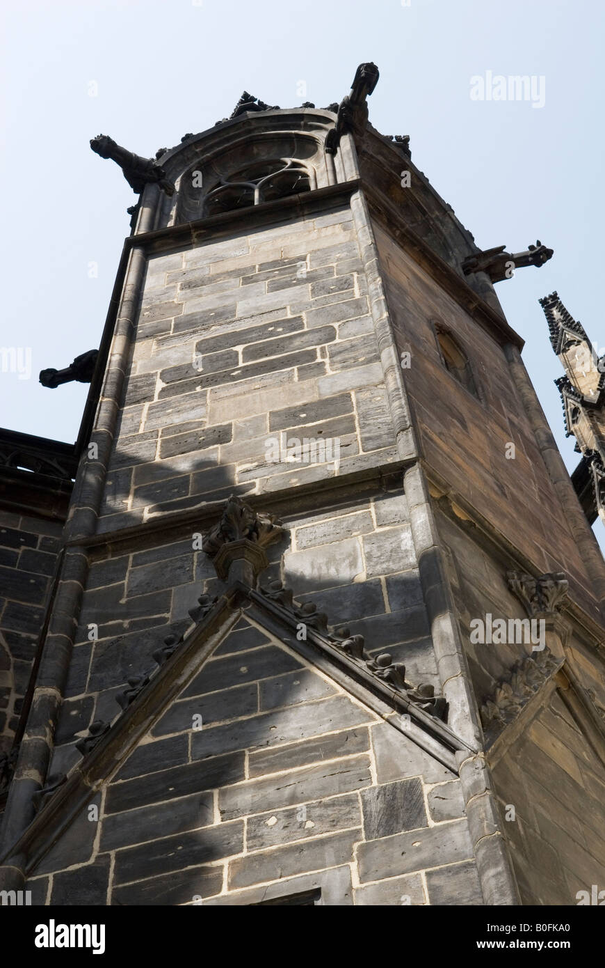 Tower con mascheroni, dettaglio della Cattedrale di San Vito, il Castello di Praga, Repubblica Ceca Foto Stock