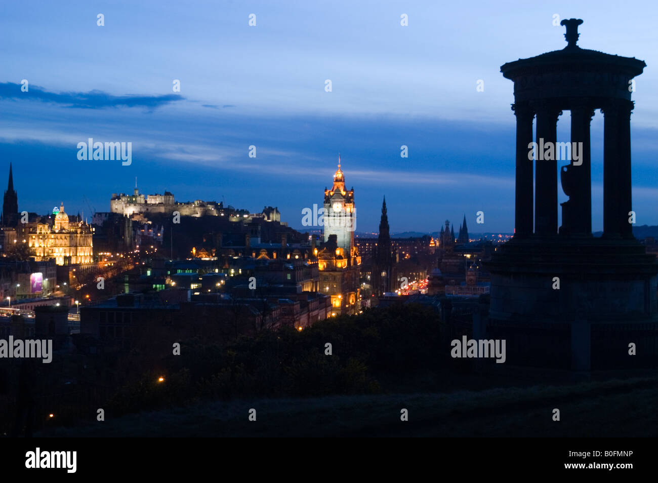 Sera Edimburgo la capitale della Scozia Foto Stock