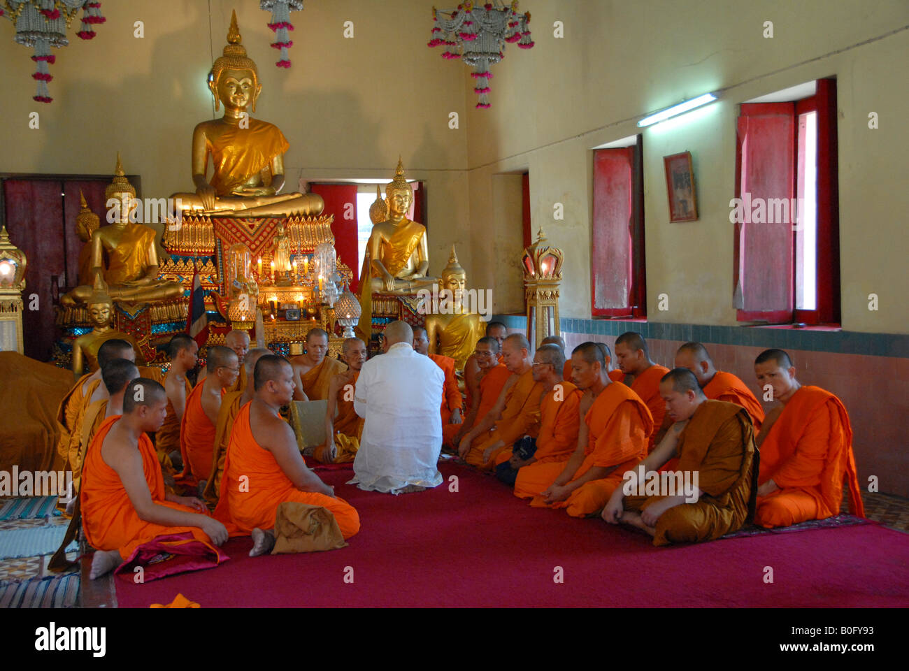 Ordinazione buddista rituale, Bangkok in Thailandia (piti ouppasombot premiazione) Foto Stock
