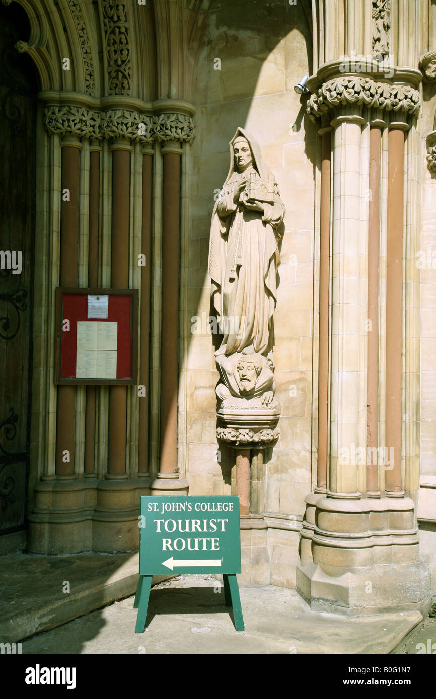 L'ingresso alla cappella, prima Corte, St Johns College di Cambridge Regno Unito Foto Stock