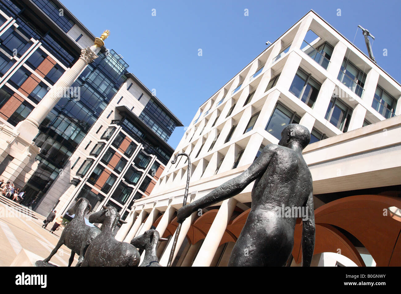 Londra Inghilterra il pastore Paternoster scultura da Elisabeth Frink in Paternoster square accanto al London Stock Exchange Foto Stock