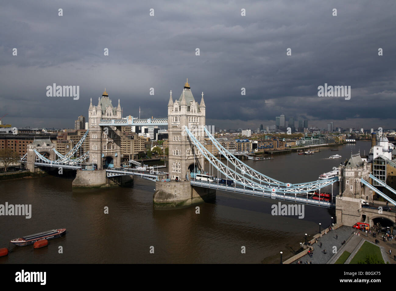 La figura mostra il Tower Bridge di Londra Foto Stock
