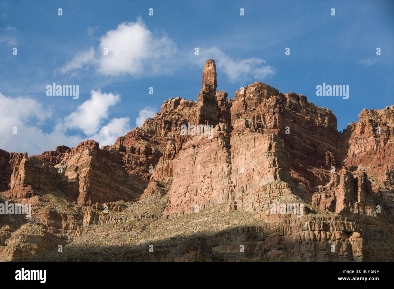 Pinnacoli di arenaria, cataratta Canyon, il Parco Nazionale di Canyonlands, il Fiume Colorado, Utah Foto Stock