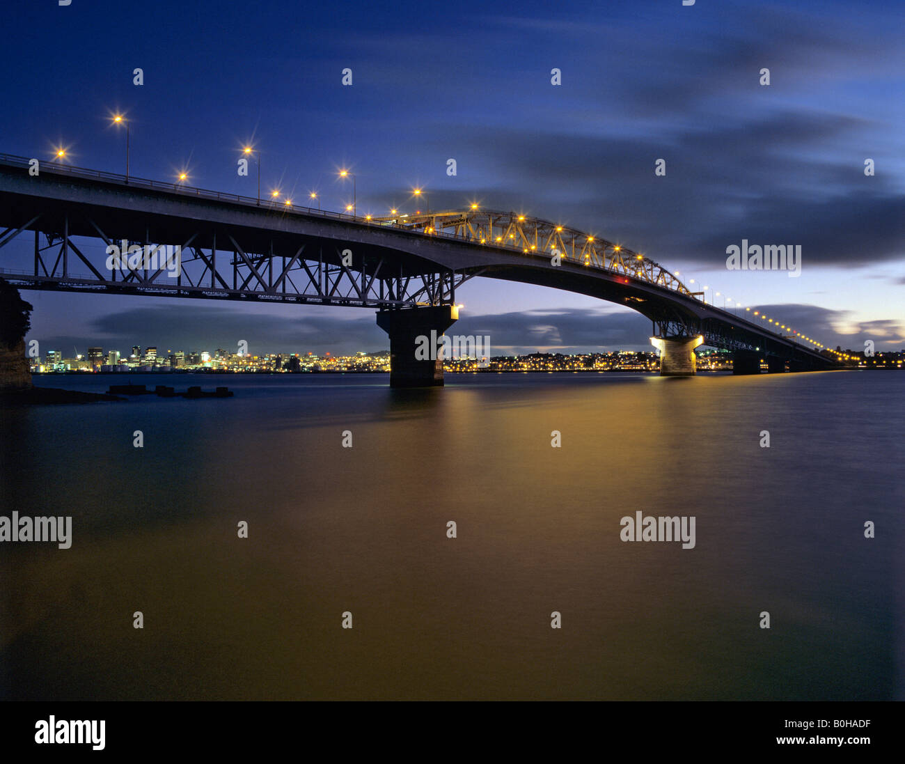 Auckland Harbour Bridge, Waitemata Harbour, Saint Mary's Bay, Auckland, Nuova Zelanda Foto Stock