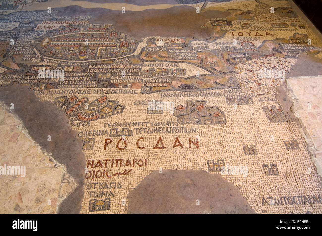 Mappa di Madaba fatta di mosaici nella Basilica di San Giorgio a Madaba, Giordania, Medio Oriente Foto Stock