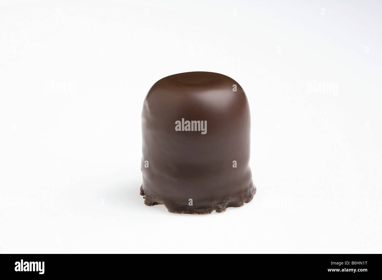 Ricoperta di cioccolato trattare marshmallow Foto Stock