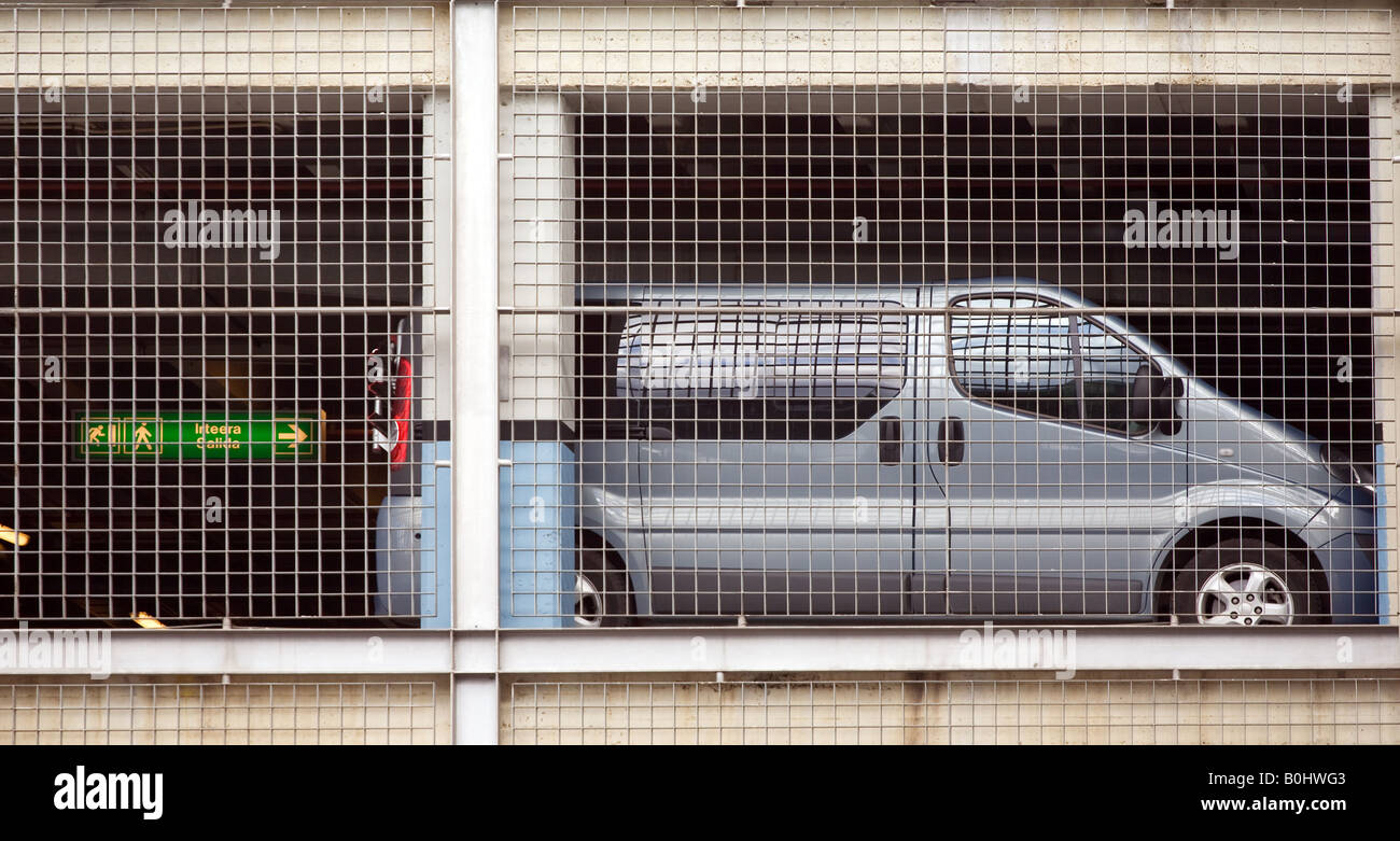 Un furgone in un carcere Foto Stock