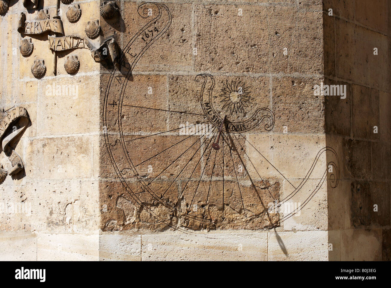 Meridiana a cortile al Musée National du Moyen Age Parigi Francia Foto Stock