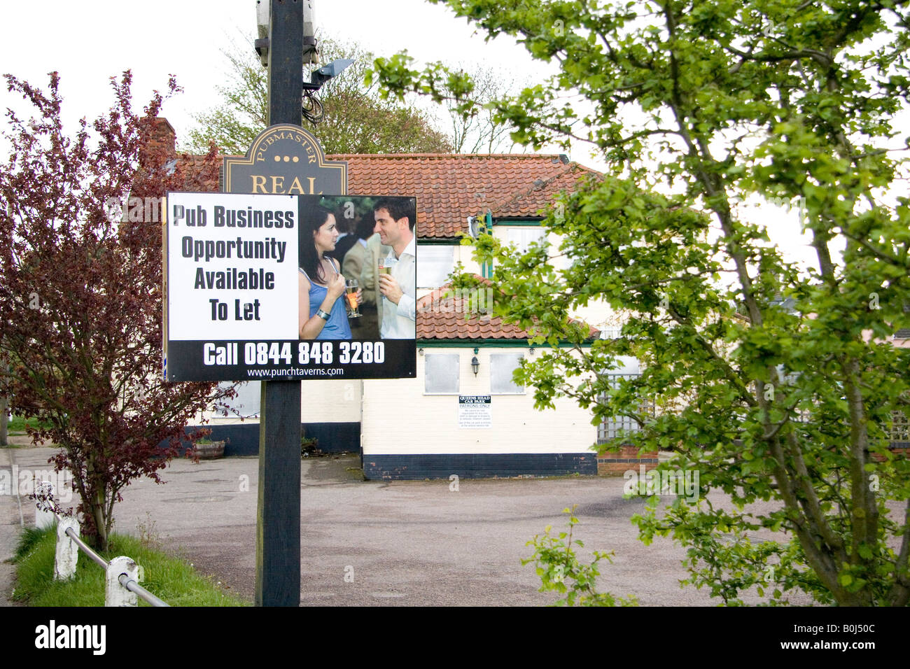 Chiuso village pub nella campagna di Norfolk Foto Stock