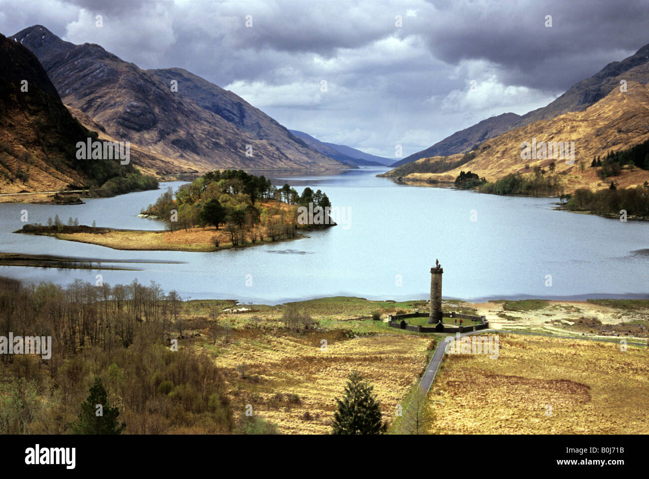 Glenfinnan e Loch Shiel,con Bonnie Prince Charlie monumento, Scozia Foto Stock