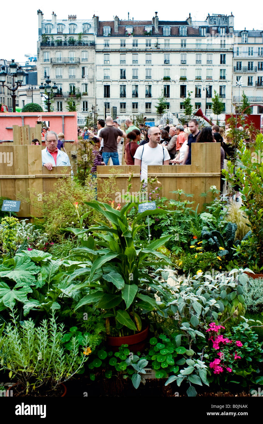 Parigi Francia, Manifestazioni pubbliche 'Festival del Giardino' 'H tel de Ville / Municipio' persone in visita mostra di piante, Giardino temporaneo, ville de paris natura Foto Stock