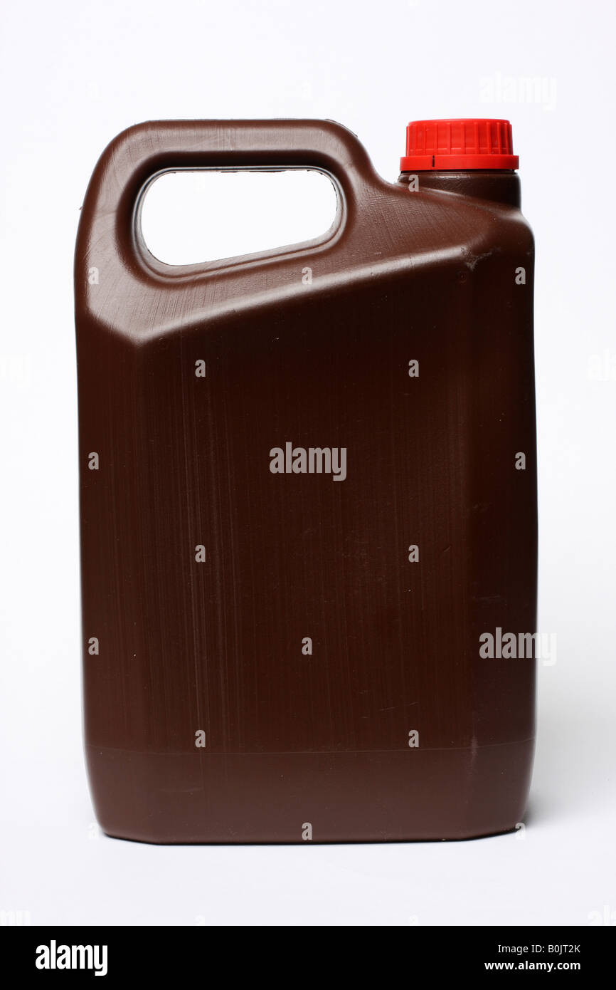 Olio marrone può essere isolato su bianco shot dal lato mettere il vostro proprio disegno su di esso Foto Stock
