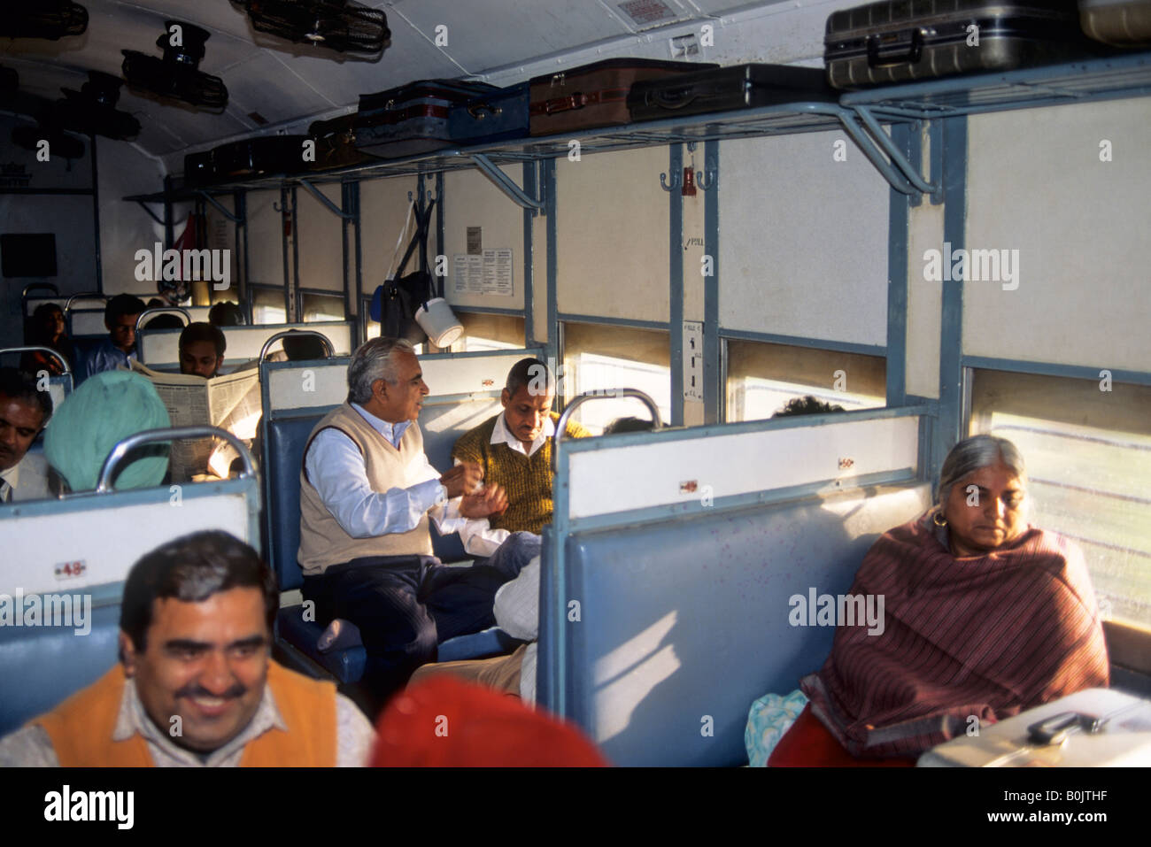 Un viaggio in treno per il Taj Mahal (ferrovie indiane), Agra IN Foto Stock