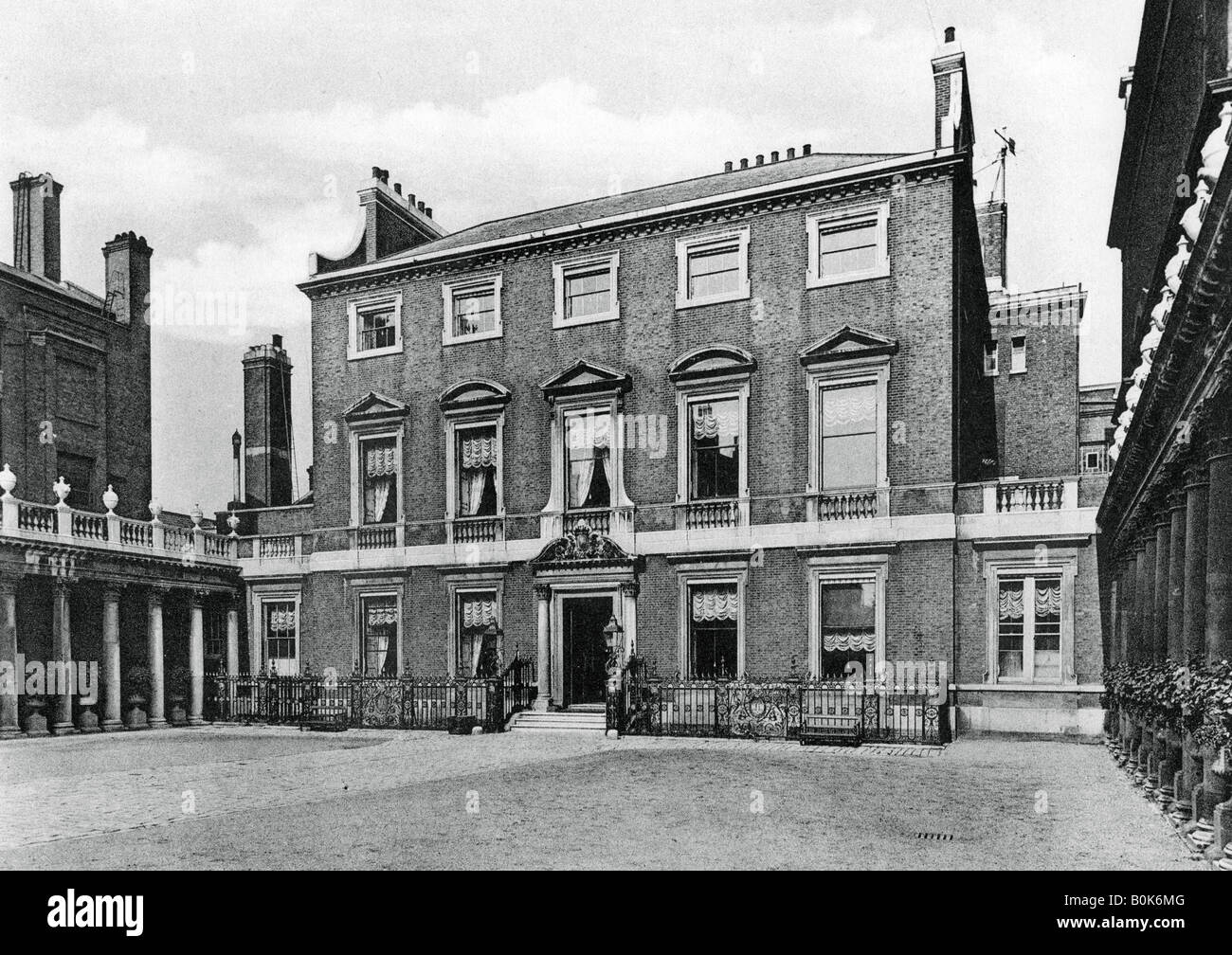 Chesterfield House, Mayfair, London, 1908.Artista: Bedford Lemere e azienda Foto Stock