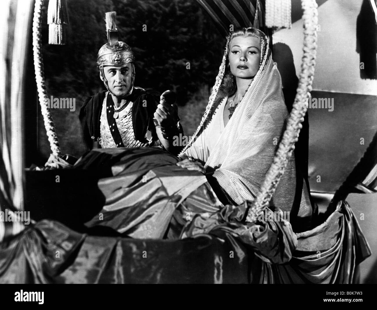 Stewart Granger e Rita Hayworth in Salome, 1953. Artista: sconosciuto Foto Stock