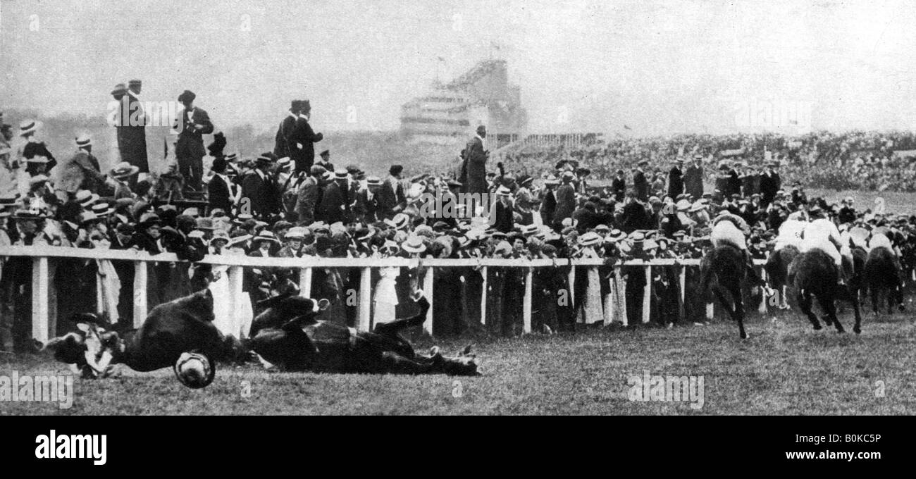Il Derby tragedia del 1913, (1935). Artista: sconosciuto Foto Stock