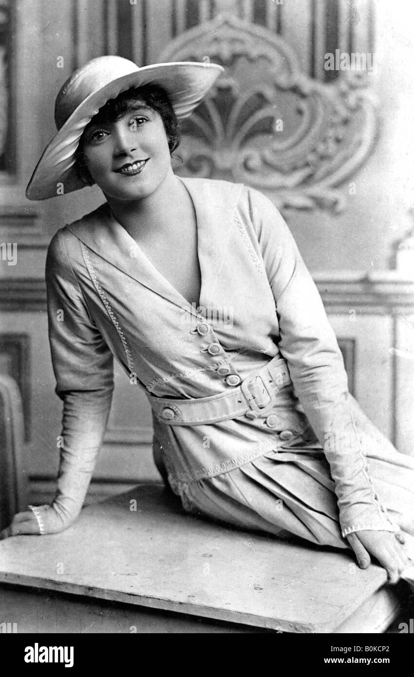 Nellie Taylor, attrice, 1900s.Artista: Daily Mirror Studios Foto Stock