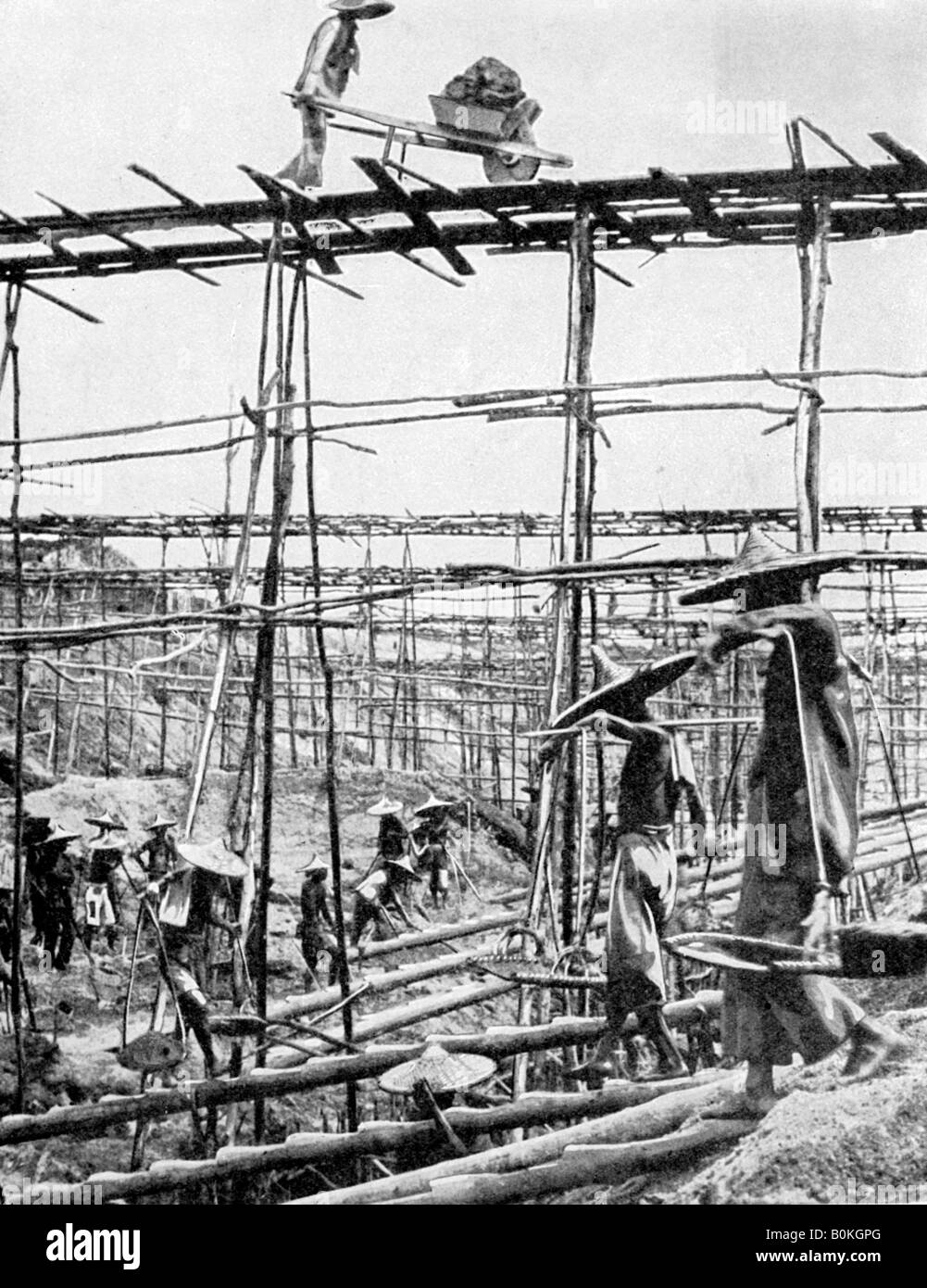 Metodi di primitive in più ricche del mondo distretto di stagno, Taiping, Cina, 1936.Artista: Ewing Galloway Foto Stock