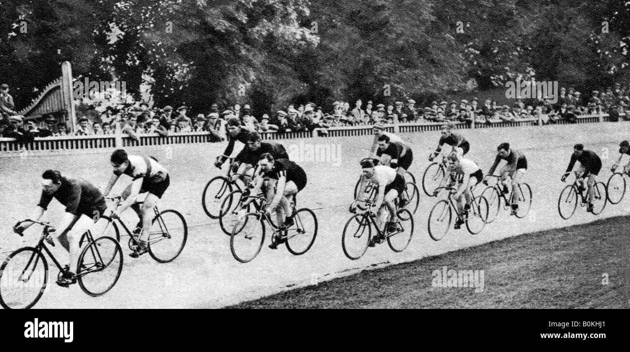 A dieci miglia ciclismo dilettantistico campionato, Herne Hill pista ciclabile, Londra, 1926-1927. Artista: sconosciuto Foto Stock