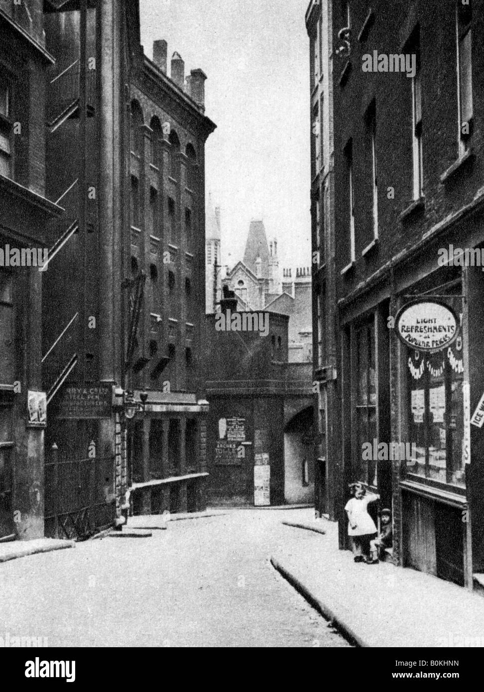 Dal vecchio Bailey guardando giù per la collina di flotta Lane, Londra, 1926-1927. Artista: sconosciuto Foto Stock