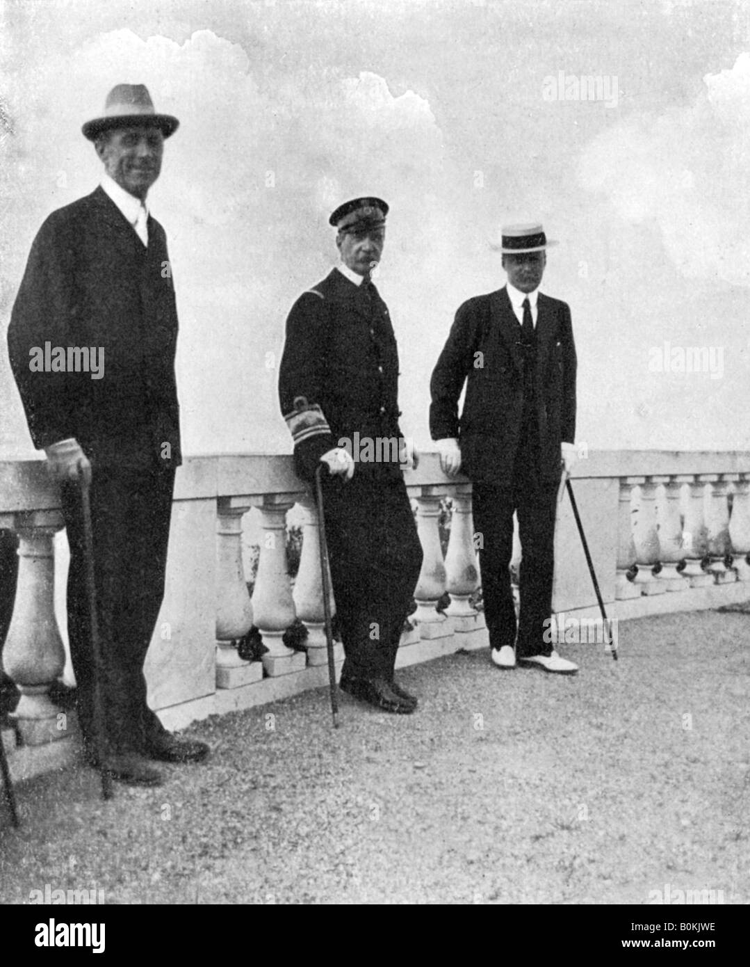 Re Giorgio I di Grecia con la Commodore Keppel e Lord Howe, Corfù, Grecia, 1908.artista: la Regina Alexandra Foto Stock